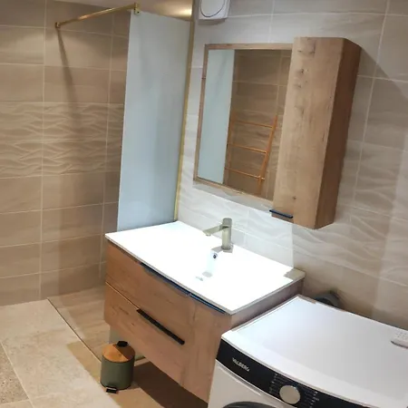 Appartement - Agreable T.2 - Aigues-Mortes