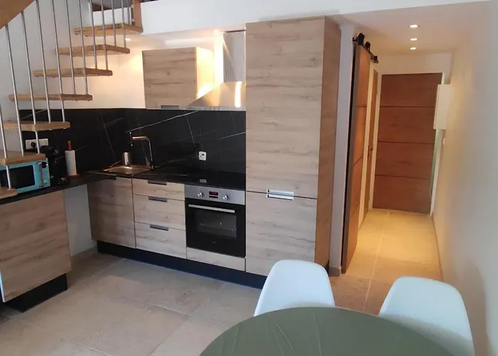 Apartamento - T.2 - *