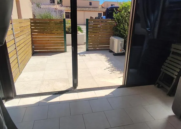 - T.2 - * Aigues-Mortes